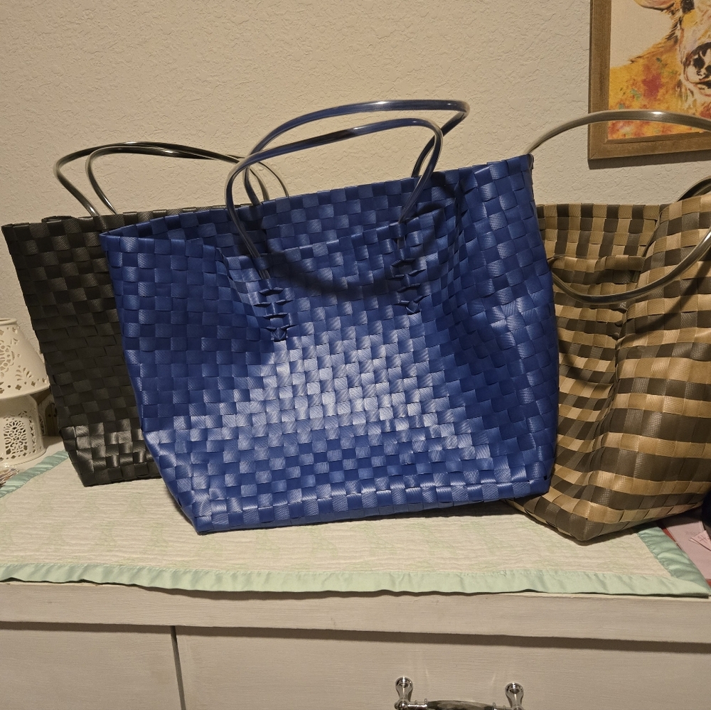 Set Of 3 Nylon Woven Totes With Double Handles.